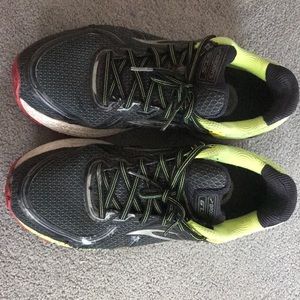 Brooks adrenaline Gts 16 running shoes size 8